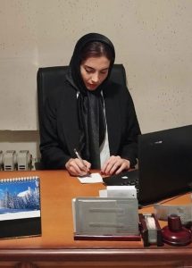 آیدا صدیقیان کاشی، وکیل پایه یک دادگستری و بازبین حقوقی محتوای چک